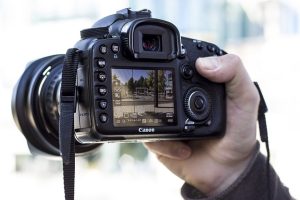 Buy A DSLR Camera [Important Tips]